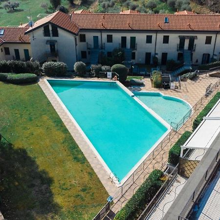 Residence Atollo Манерба-дель-Гарда Екстер'єр фото