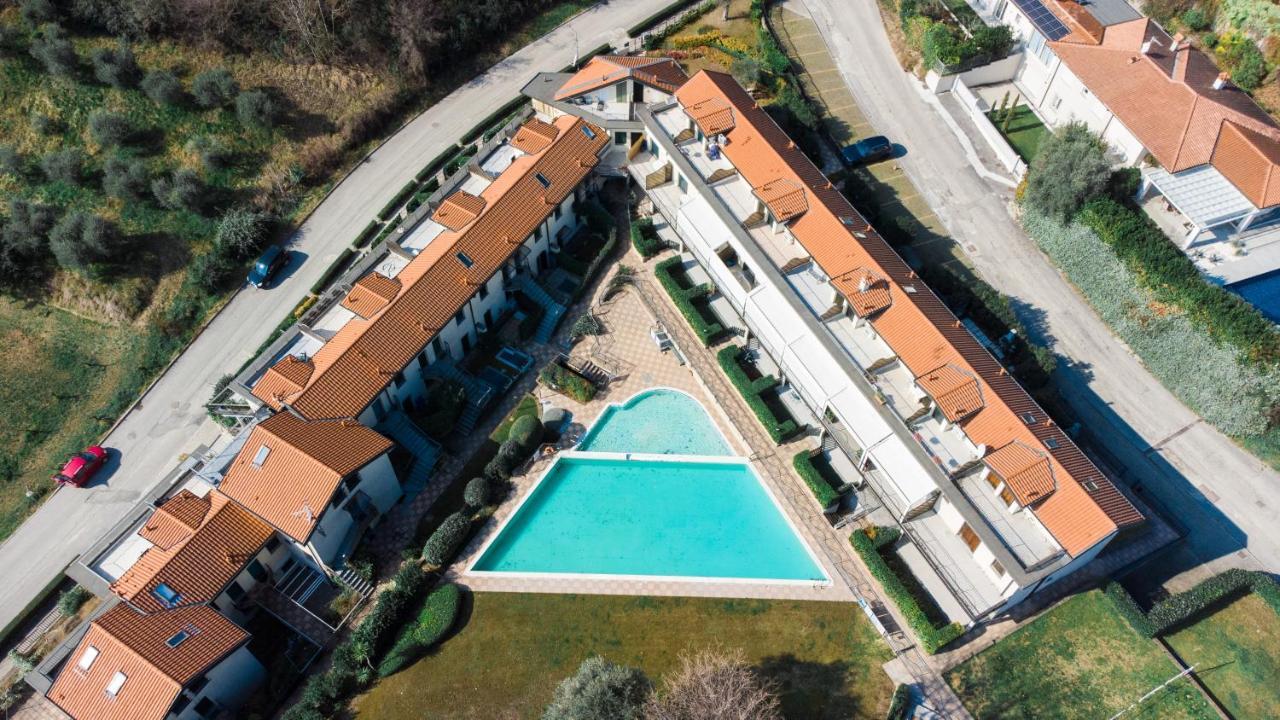 Residence Atollo Манерба-дель-Гарда Екстер'єр фото